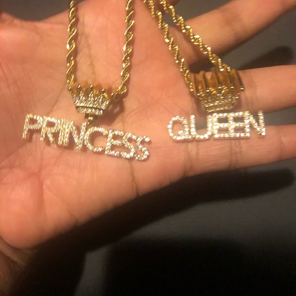 “ Queen “ custom crown necklace. - Picture 2 of 3